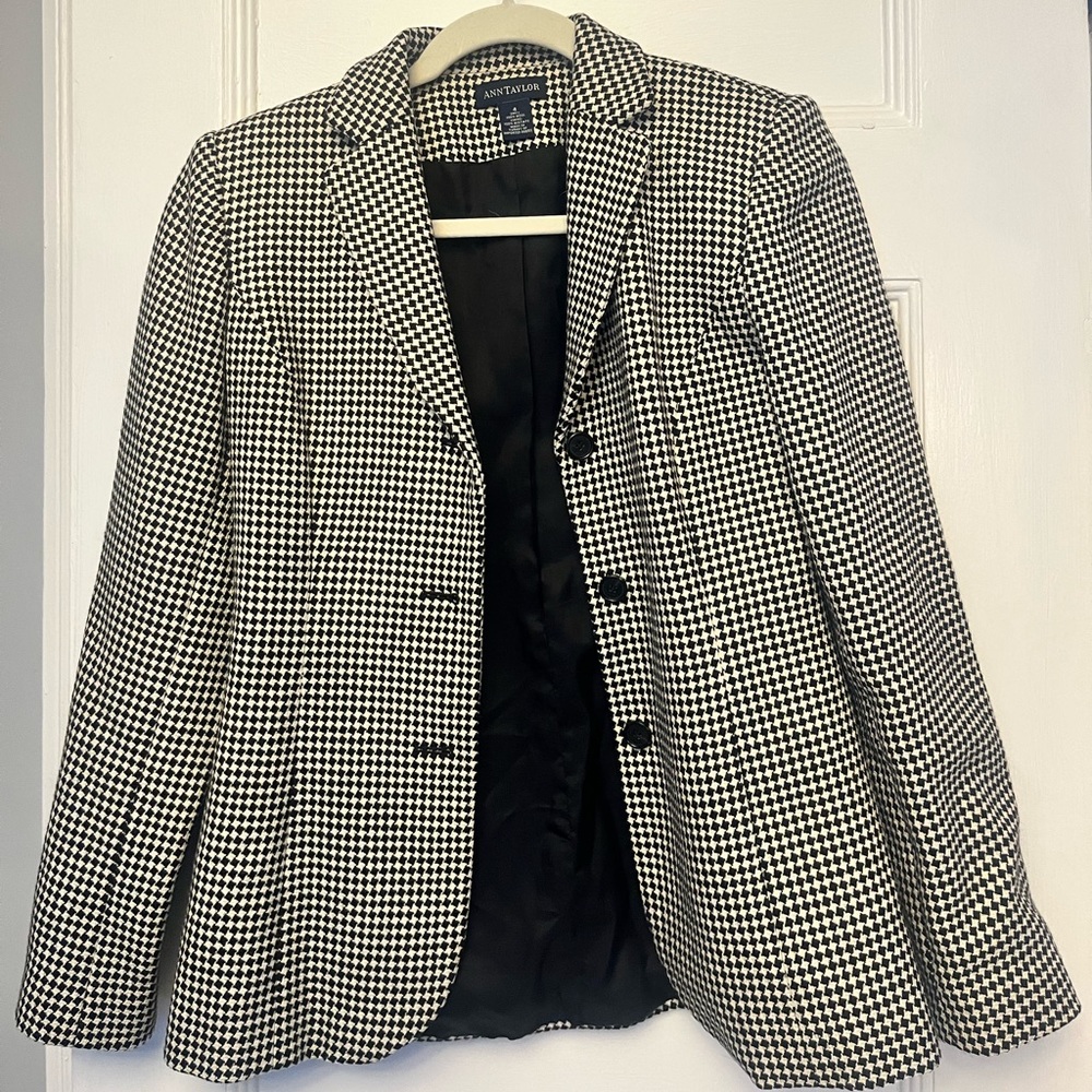 Ann Taylor black and white women’s blazer